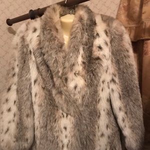Jordache faux fur coat size 6